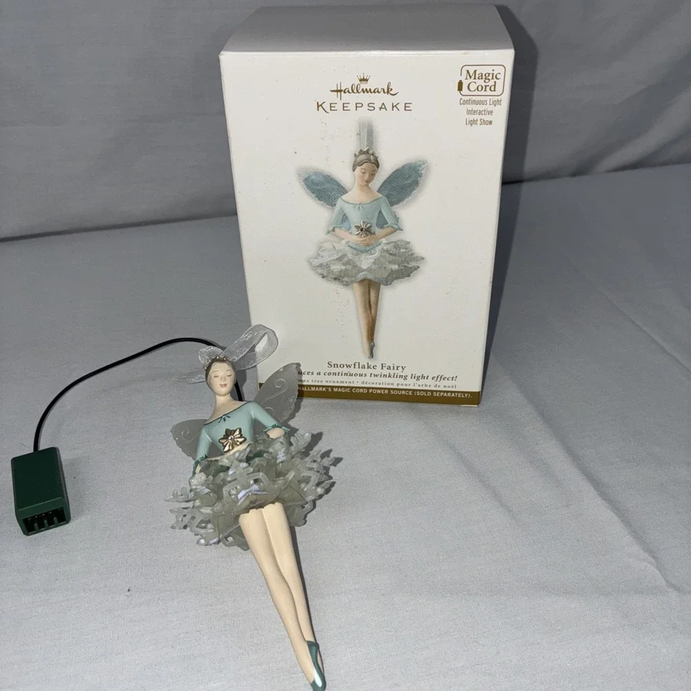 2012 Hallmark Keepsake Snowflake Fairy Ornament QXG4044 Magic Cord Light Up